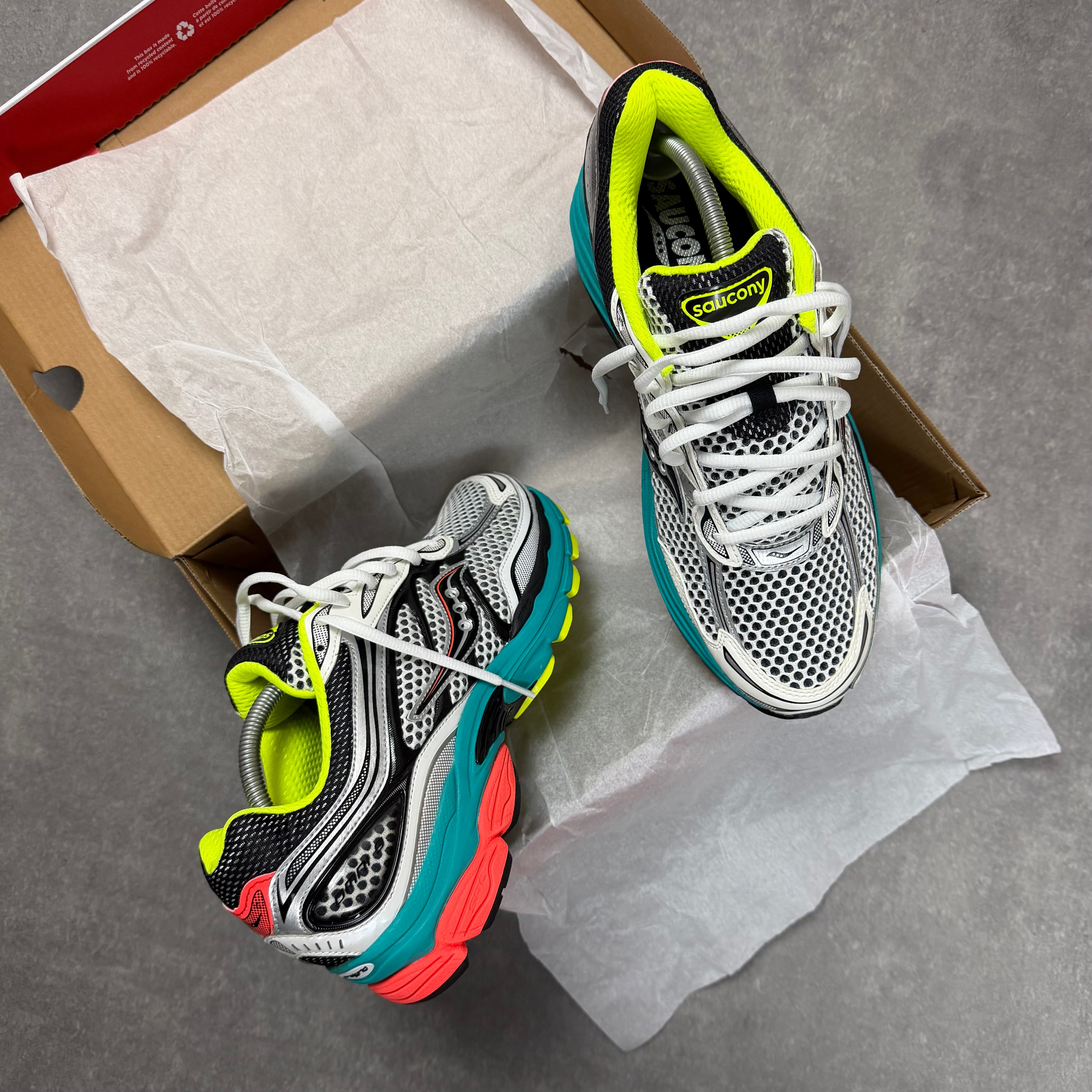 SAUCONY PRO-GRID OMNI 9 MUTANT