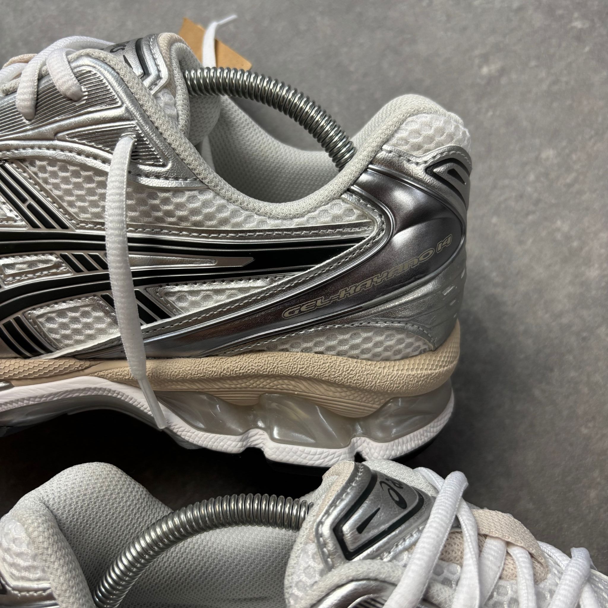 ASICS GEL-KAYANO 14 WHITE/GRAPHITE GREY