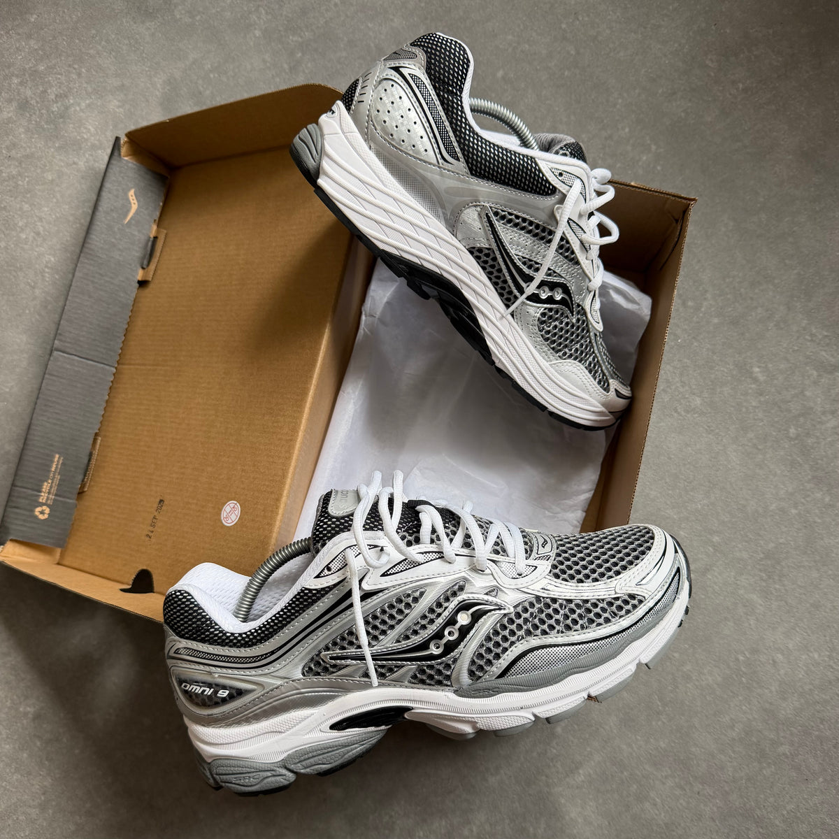 Saucony ProGrid Omni 9 'Grey Silver'