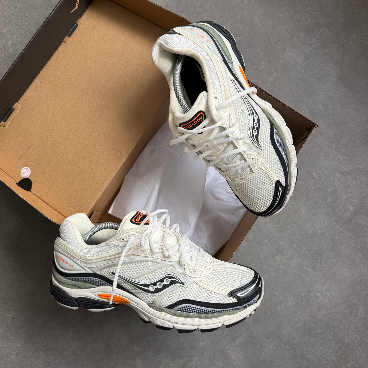 Saucony ProGrid Omni 9 'White Tumeric'