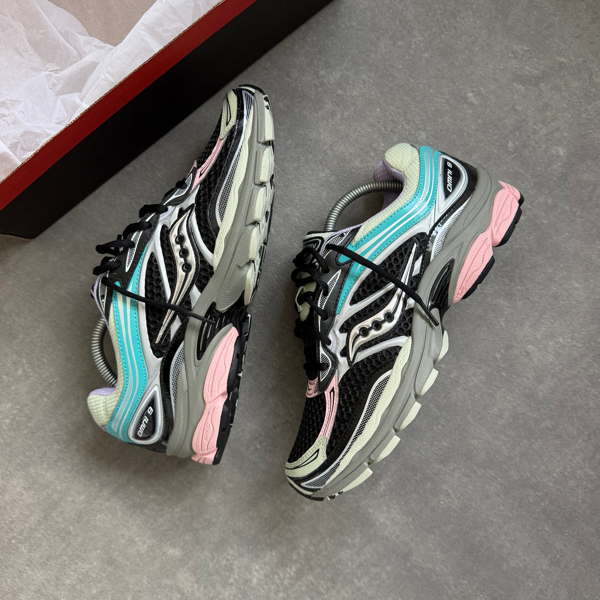 Saucony ProGrid Omni 9 'Black Multi Pink'